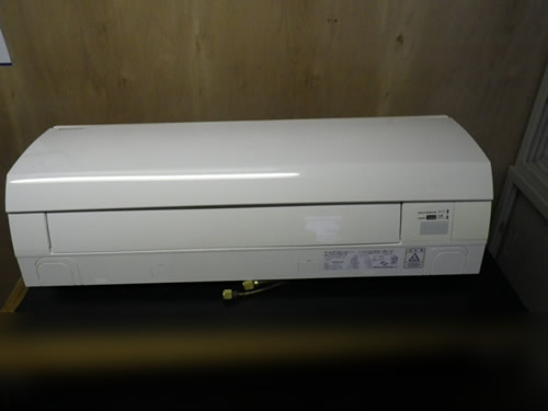 これからダイキンのエアコンを完全分解クリーニングします