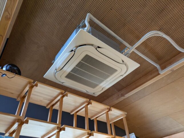 業務用エアコンクリーニングさせていただいたエアコンです