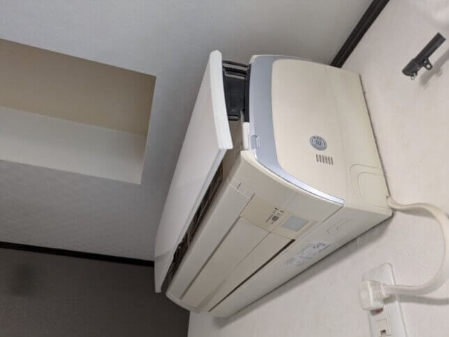 前面パネルが運転停止後も空いたまま