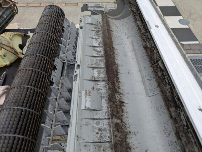 エアコンクリーニングで触れる所と触れない所がはっきりとしている