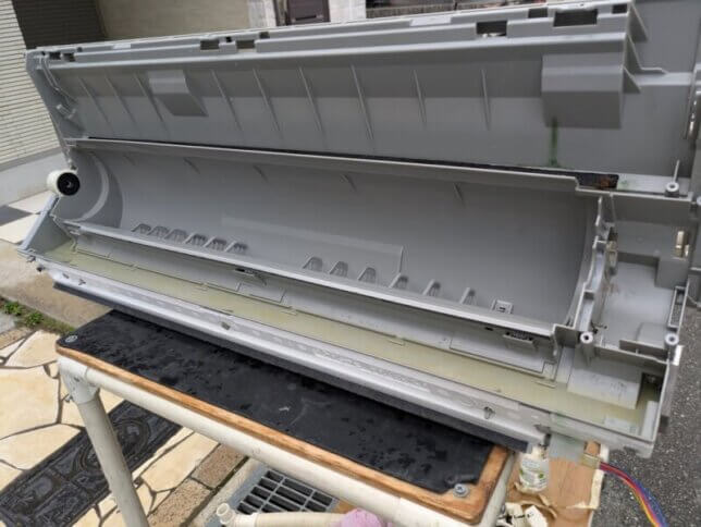 エアコンのケーシングの洗浄後