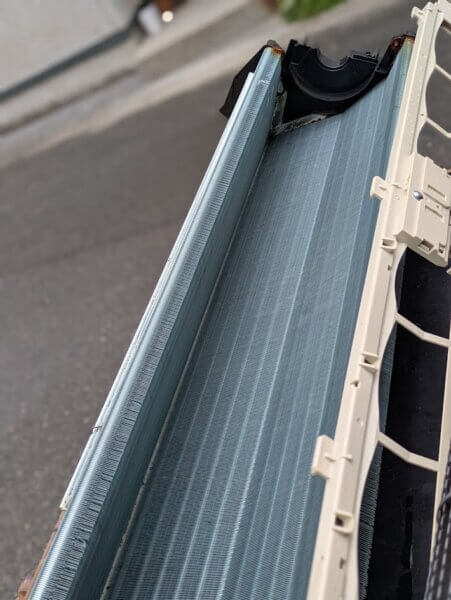 熱交換器の裏もキレイにありました!