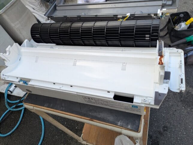 全てのエアコンの部品の洗浄完了