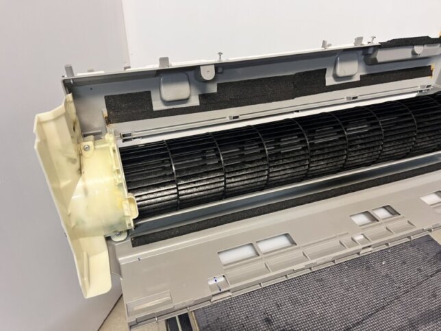 洗浄後のダイキンのファンの状態