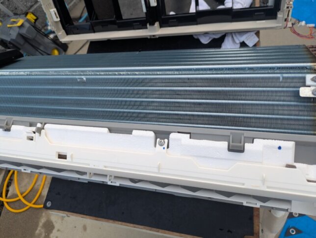 ダイキンの熱交換器もスッキリ！