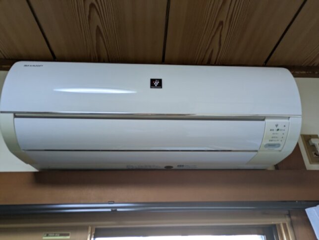 シャープのエアコン洗浄前