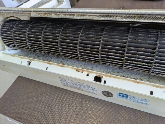 シャープのファンの汚れ