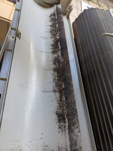 外してみたら真っ黒