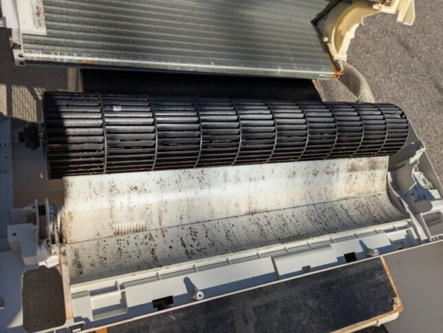 シャープのファンとケーシング