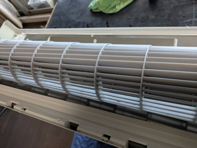 洗浄後ファンがキレイになった状況