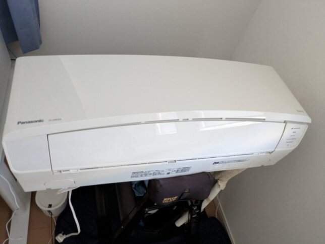 二階のパナソニックのお掃除機能付きエアコン
風はスムースだった