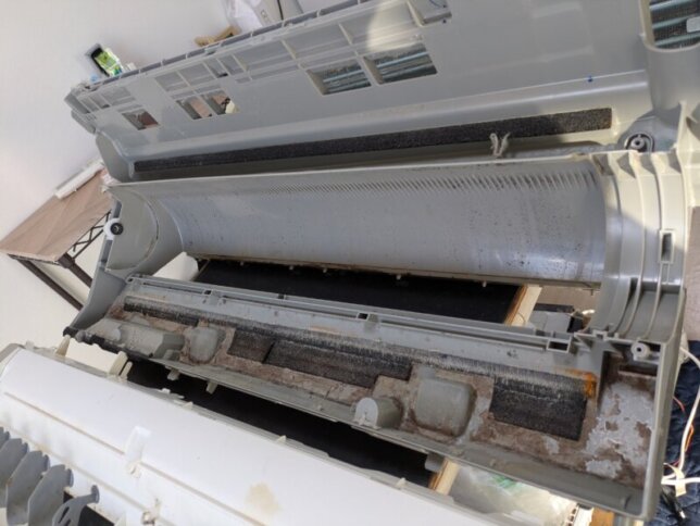 ダイキンのケーシング