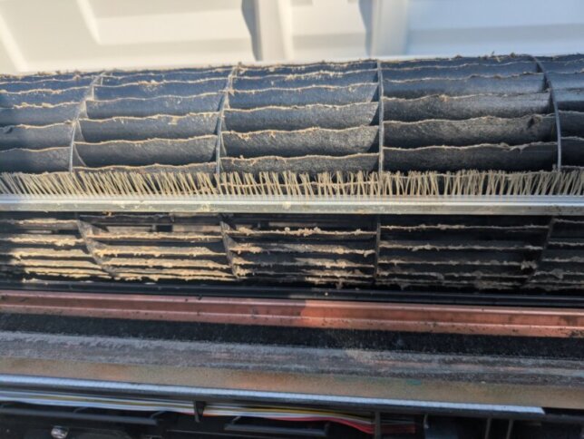 日立のファンロボのついたファン