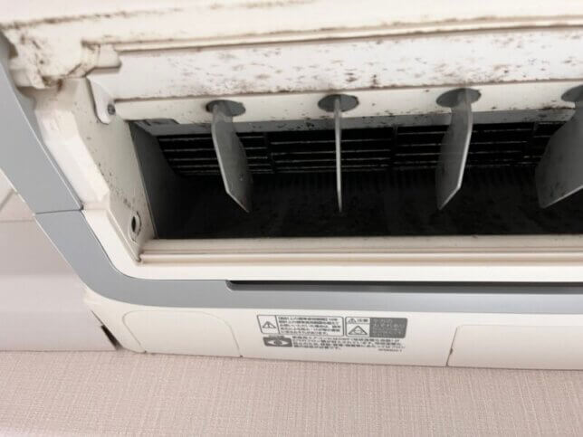 ダイキンお掃除機能付きエアコン 取り外し作業