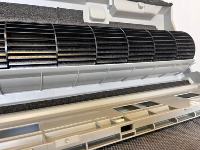 エアコン部品の油汚れ除去