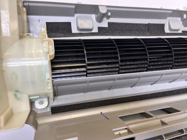 エアコン完全分解クリーニング