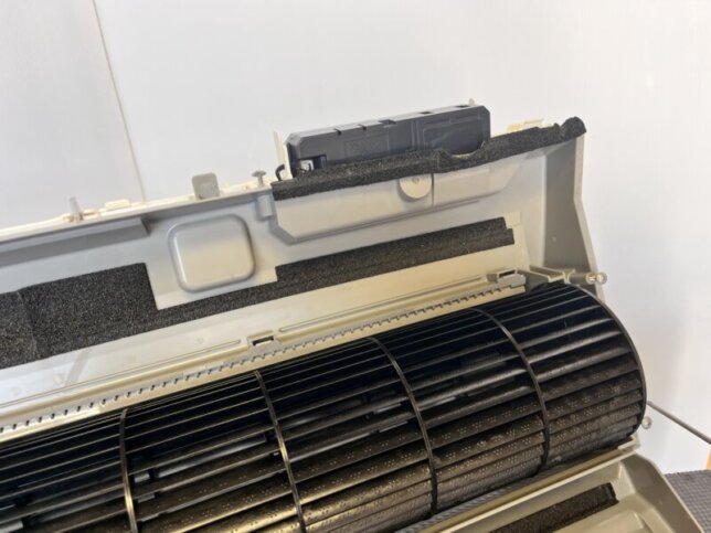 内部結露によるカビ発生