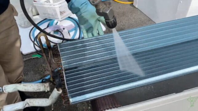 ハウジングエアコンの熱交換器を外して根こそぎケルヒャーで洗浄