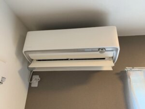 「ネットで見たのと一緒だ！」大阪・枚方市のお客様がアレルギーの不安を解消したダイキンエアコンクリーニング