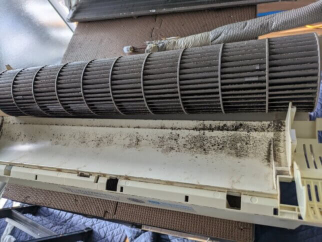 お客様自身で拭き掃除した努力の後が