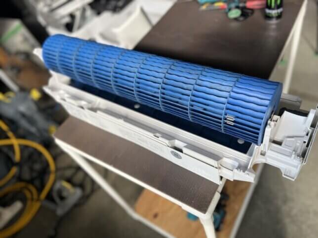 きれいなったファンの青い色がはっきり