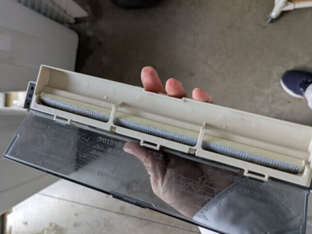 外付けフィルターの関係かダストボックスにホコリが無い