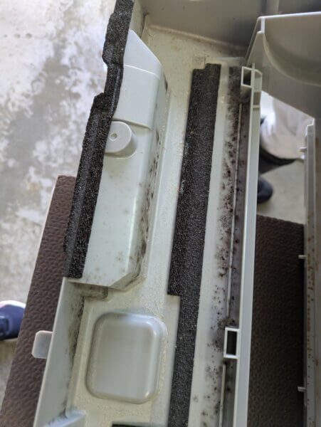 ドレンパンの汚れの状態