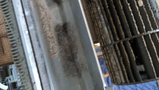 ファンとドレンパンを分解した所