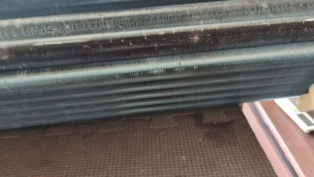 熱交換器のドレンパンの隠れた部分