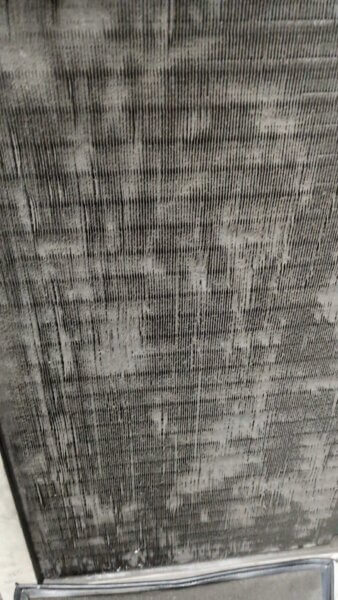 熱交換器がかなり汚れている