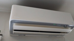 【堺市中区・ダイキン】知り合いに3回クリーニングしても臭いが戻る！母・姉も愛生を利用していた家族紹介エアコンクリーニング事例