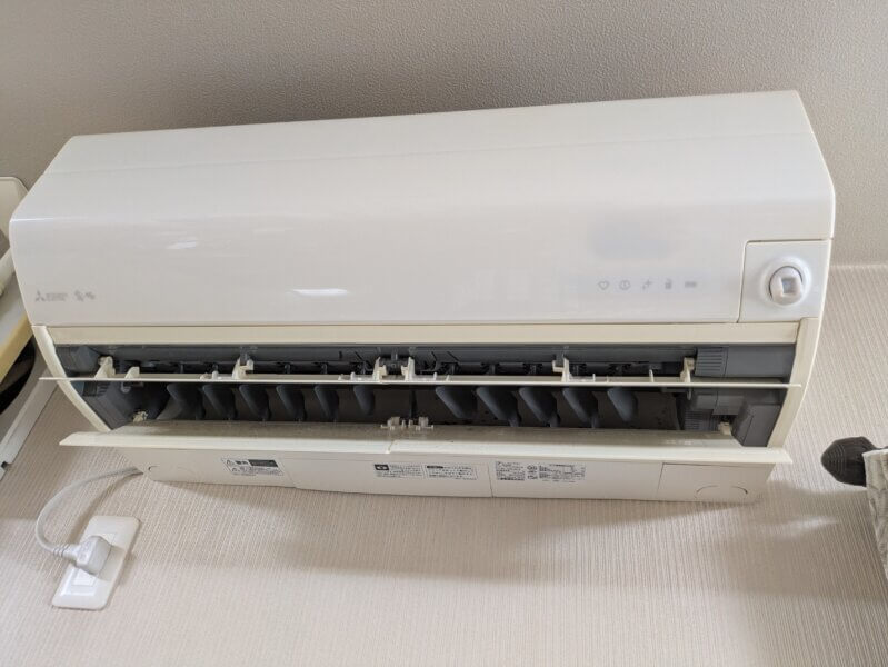 大阪市住吉区の三菱電機エアコン完全分解洗浄