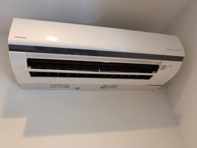 風の出ない日立のお掃除機能付きエアコン