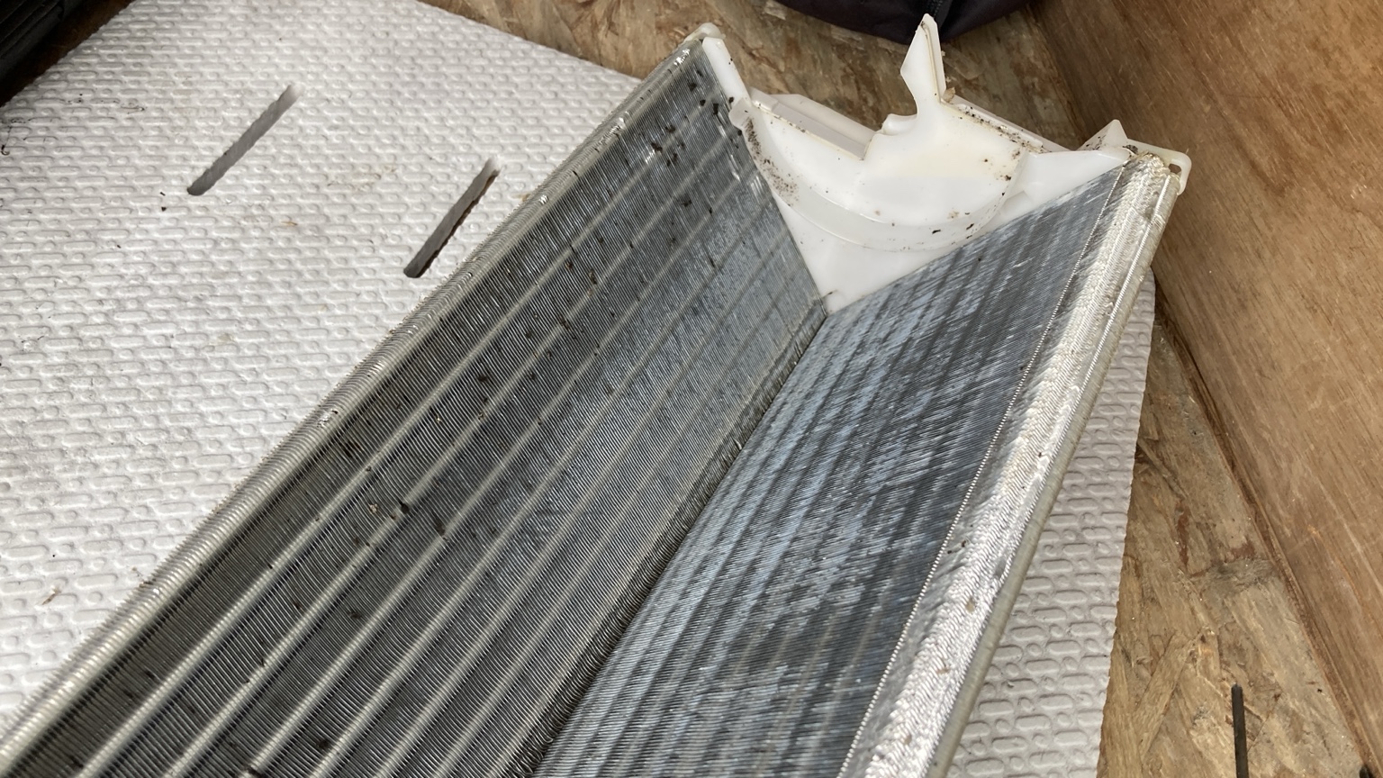 取り外した熱交換器の全体