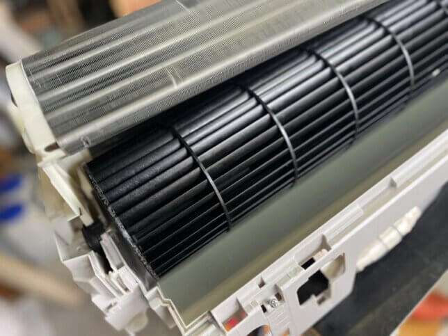 洗浄後のファンと熱交換器