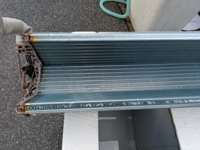 熱交換器の裏の洗浄後