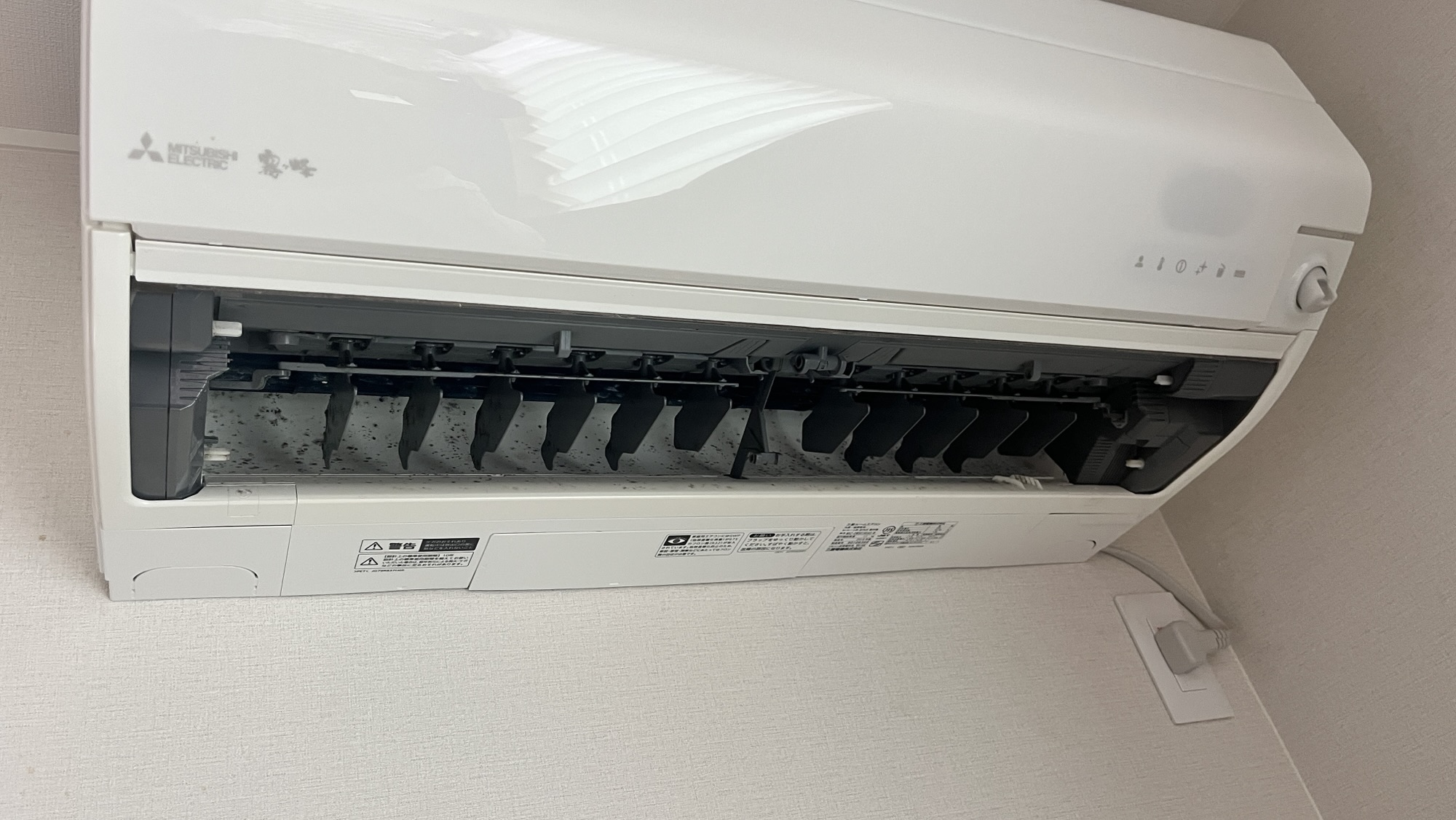 三菱霧ヶ峰の吹出口と送風ファンの汚れ