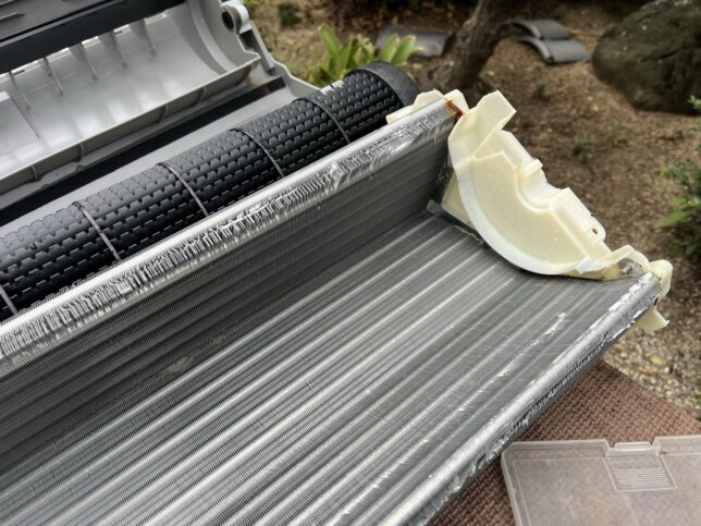 洗浄後の熱交換器 配管側