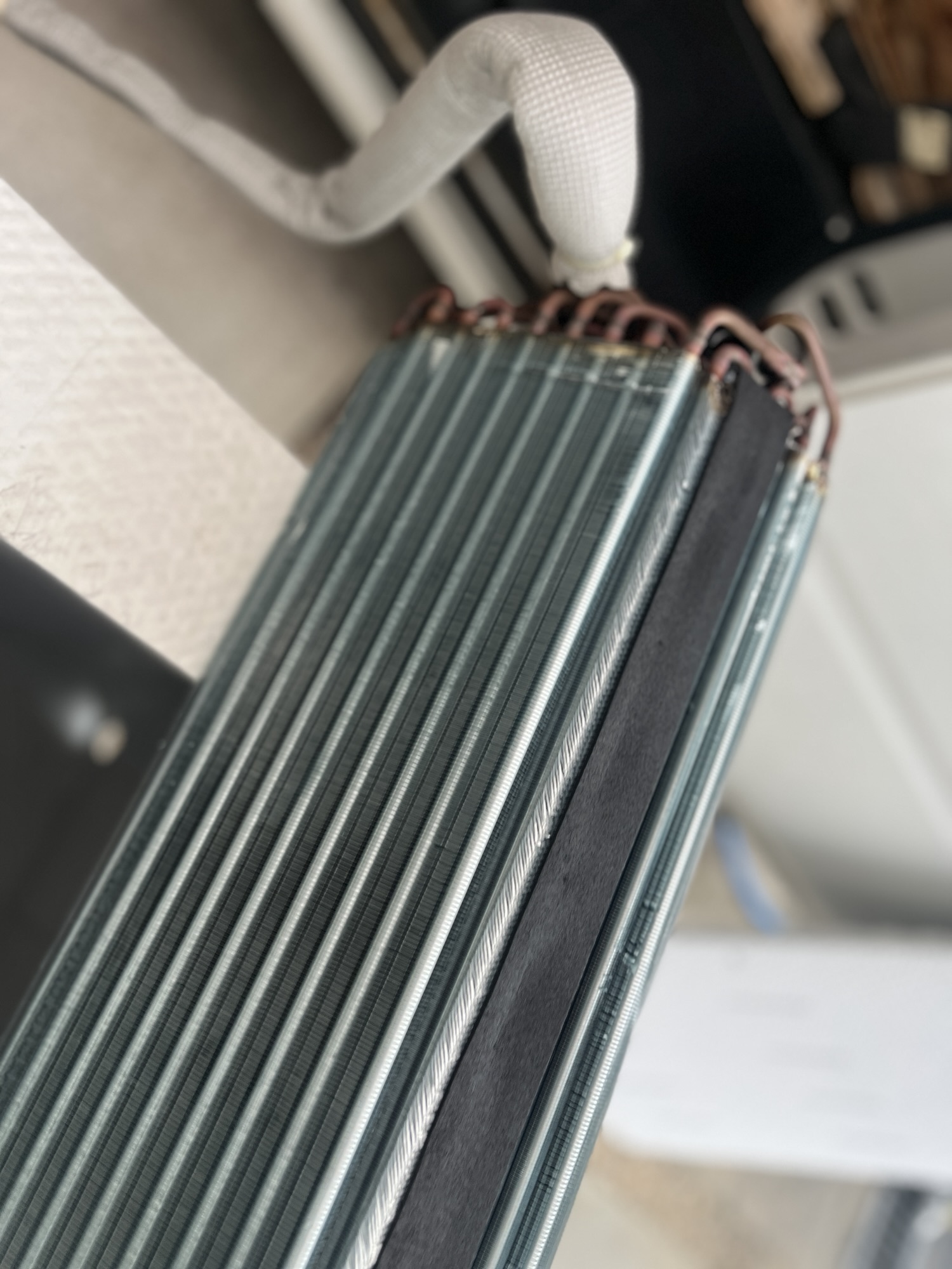 洗浄後のエアコン熱交換器