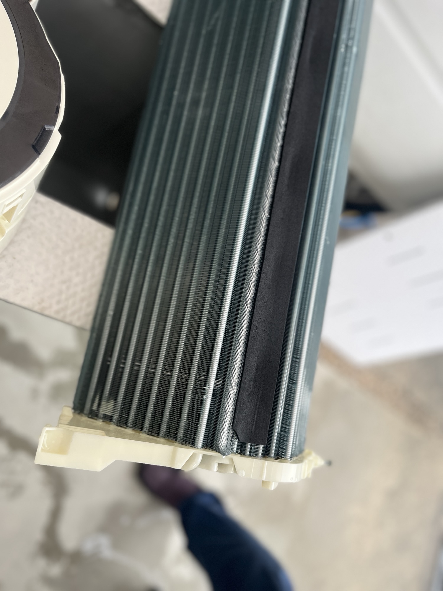 洗浄後の熱交換器裏側