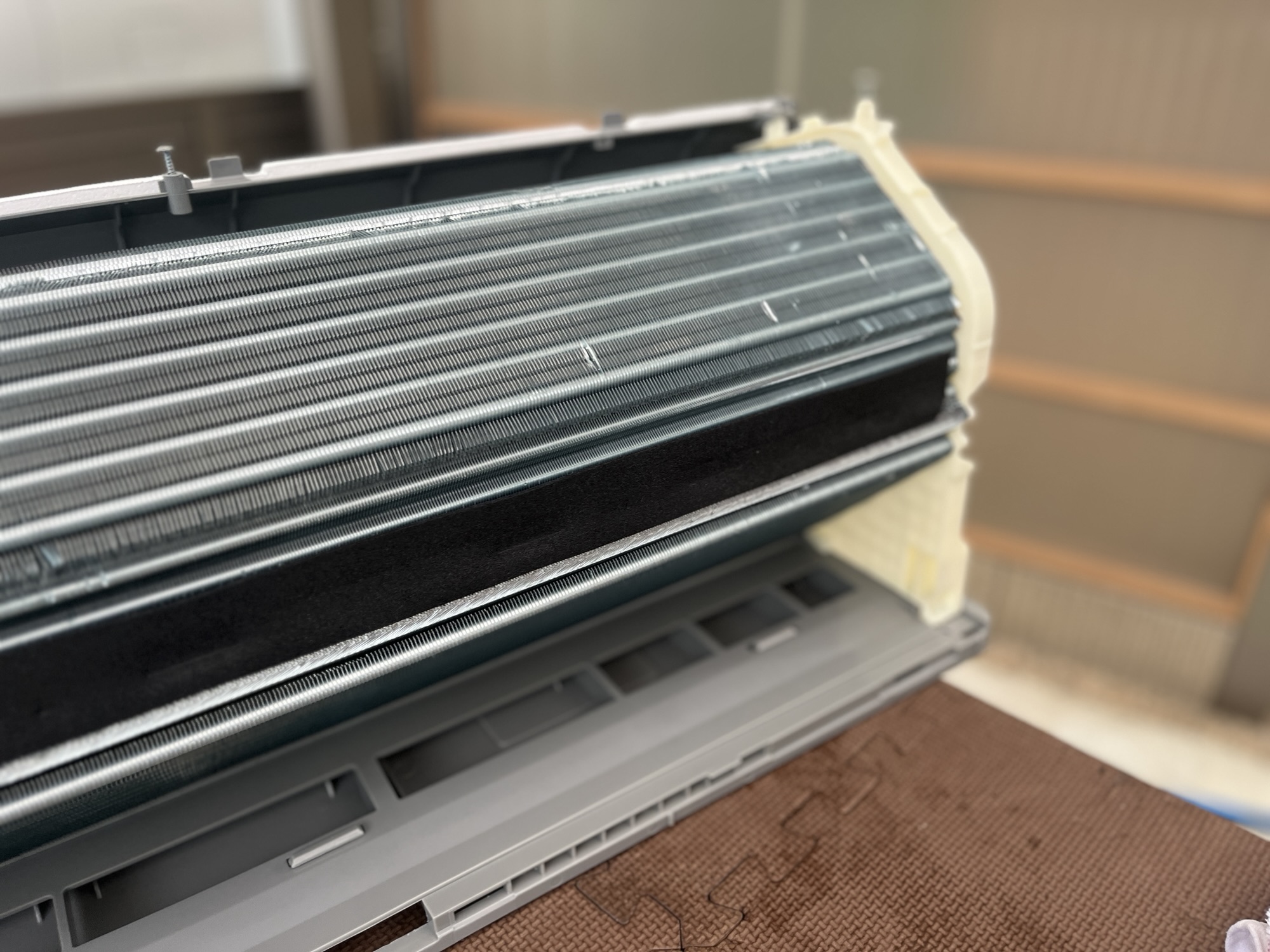 洗浄後の熱交換器と室内機